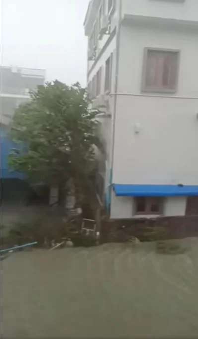 সিতওয়েতে হাটু পানি জমে গেছে ইতিমধ্যে