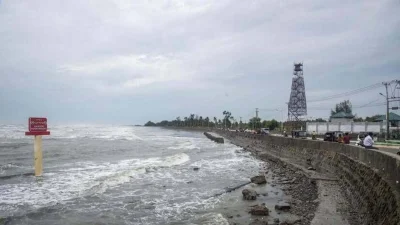 মিয়ানমারের উত্তরাঞ্চলীয় রাখাইন রাজ্য ঘূর্ণিঝড় মোখার তাণ্ডবে ব্যাপক ক্ষয়ক্ষতি হয়েছে।