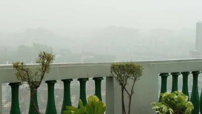 রাজধানীতে ঝুম বৃষ্টি। ছবি: ইত্তেফাক