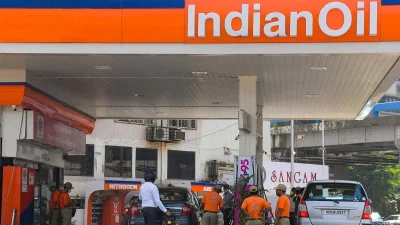 রাশিয়ার তেল কম দামে কিনে পরিশোধন করে তা ইউরোপে বিক্রি করছে ভারত।
