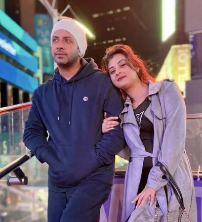 শাকিব খানের সঙ্গে শবনম বুবলী। ছবি: সংগৃহীত