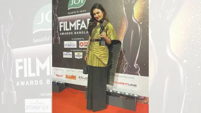 তারকাদের মঞ্চে গত বছর পুরস্কার অভিনেত্রী জয়া আহসানের দেখা মিলেছে। ছবি: সংগৃহীত