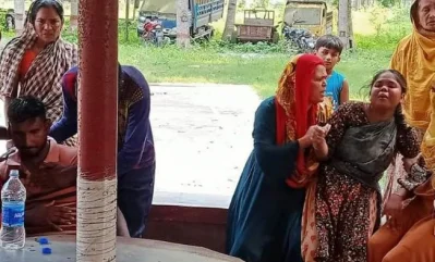 নিহত শিক্ষার্থীর বাড়িতে স্বজনদের আহাজারি। ছবি: ইত্তেফাক