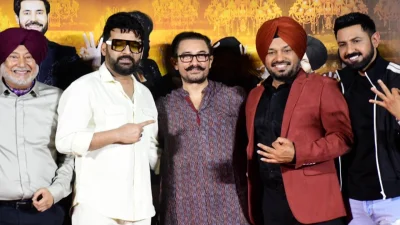 &lsquo;ক্যারি অন জাট্টা&rsquo;র ট্রেলার লঞ্চের অনুষ্ঠানে আমির খান। ছবি: সংগৃহীত