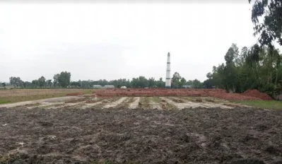 রৌমারীর কৃষিজমিতে ইটভাটা। ছবি: ইত্তেফাক