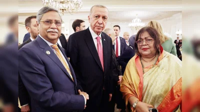 তুরস্কের প্রেসিডেন্টের সঙ্গে রাষ্ট্রপতি মো. সাহাবুদ্দিন ও তার সহধর্মিনী। ছবি: ফোকাস বাংলা