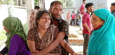 হাসপাতালে হতাহত শ্রমিকদের স্বজনদের আহাজারি। ছবি: ফোকাস বাংলা