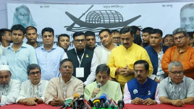 বেসরকারি নির্বাচিত হওয়ার পর সংবাদ সম্মেলনে আবুল খায়ের আব্দুল্লাহ। ছবি: ইত্তেফাক