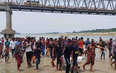নিহত ঢাবি শিক্ষার্থী তানভীরের লাশ উদ্ধার। ছবি: ইত্তেফাক 