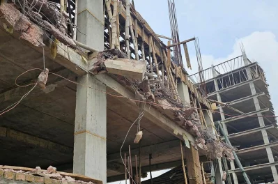 নকশাবহির্ভূত ভবনের অবৈধ অংশ উচ্ছেদ