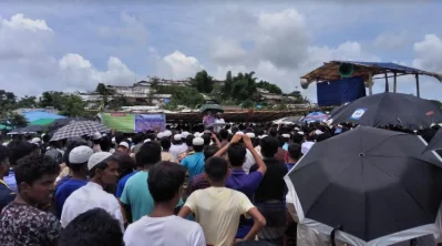 বিশ্ব শরণার্থী দিবসের আলোচনা সভায় রোহিঙ্গা। ছবি: ইত্তেফাক