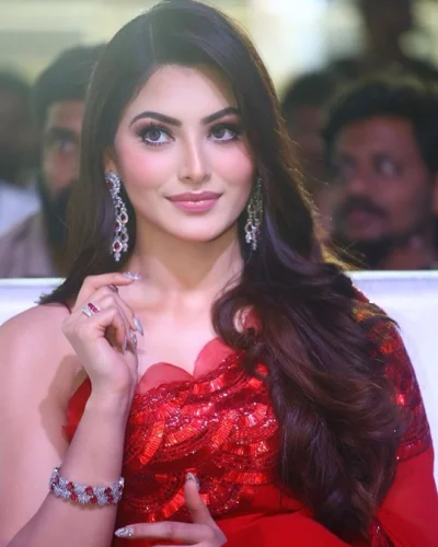 অভিনেত্রী ঊর্বশী রাউতেলা। ছবি: সংগৃহীত