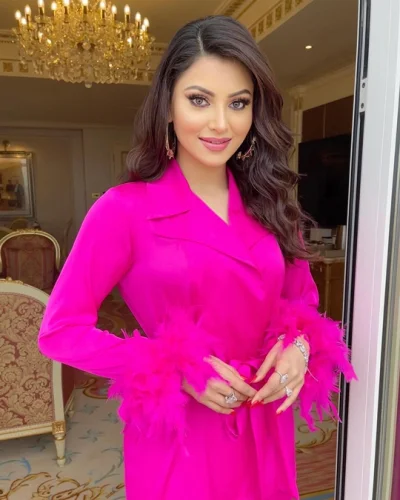 অভিনেত্রী ঊর্বশী রাউতেলা। ছবি: সংগৃহীত