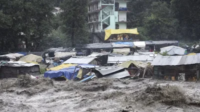 ভারতের উত্তরাঞ্চলে প্রবল বর্ষণে ফলে সৃষ্ট বন্যা ও ভূমিধস। ছবি: সংগৃহীত