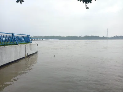 ক্রমাগত তিস্তা নদীর পানি বাড়ছে। ছবি: ইত্তেফাক 