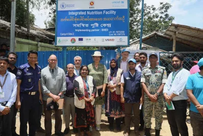 কক্সবাজারে রোহিঙ্গা শরণার্থী শিবিরগুলো পরিদর্শন উজরা জেয়ার। 