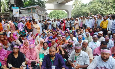 মাধ্যমিক শিক্ষা জাতীয়করণের দাবিতে শিক্ষকদের আন্দোলন। ছবি: ফোকাস বাংলা