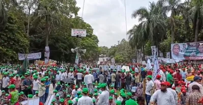 সোহরাওয়ার্দী উদ্যান এলাকায় নেতা-কর্মীদের ভির। ছবি: ভিডিও থেকে নেওয়া