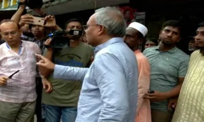 বিএনপির কার্যালয়ের সামনে উপস্থিত নেতাকর্মীদের সরিয়ে দেন রুহুল কবির রিজভী। ছবি: সংগৃহীত