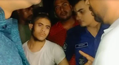 সন্দেহজনকভাবে আটক একজন। ছবি: ইত্তেফাক