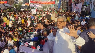 সমাবেশে বক্তব্য রাখছেন বিএনপির মহাসচিব মির্জা ফখরুল ইসলাম আলমগীর