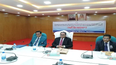 যশোর জেলা আইনজীবী সমিতি মিলনায়তনে মতবিনিময় সভায় প্রধান বিচারপতি। ছবি: ইত্তেফাক 