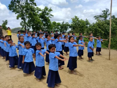 বিদ্যারয় মাঠে শপথ নিচ্ছে কোমলমতি শিশুরা। ছবি: ইত্তেফাক 