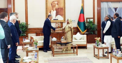প্রধানমন্ত্রী শেখ হাসিনার সঙ্গে রুশ পররাষ্ট্রমন্ত্রী সের্গেই ল্যাভরভের সৌজন্য সাক্ষাৎ। ছবি: ফোকাস বাংলা