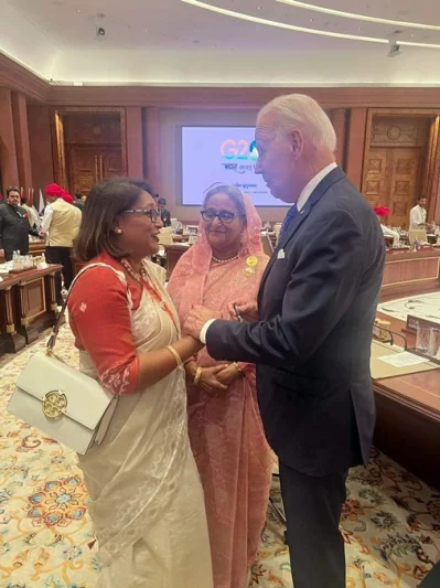 ভারতে জি-২০ সম্মেলন চলাকালে শেখ হাসিনা ও তার মেয়ে সায়মা ওয়াজেদ পুতুলের সঙ্গে যুক্তরাষ্ট্রের প্রেসিডেন্ট জো বাইডেন। ছবি: ফোকাস বাংলা