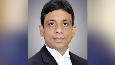 মানুষের সেবা করতে চান এমপি প্রার্থী ব্যারিস্টার সুব্রত। ছবি: ইত্তেফাক