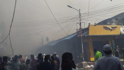 কৃষি মার্কেটে আগুন। ছবি: সংগৃহীত