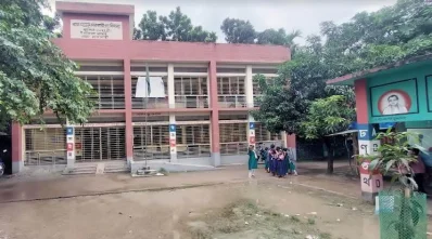 বাঘা সরকারি প্রাথমিক বিদ্যালয়ের নতুন ভবন। ছবি: ইত্তেফাক