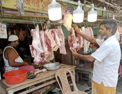 মাংসের বাজার। ছবি: ফোকাস বাংলা