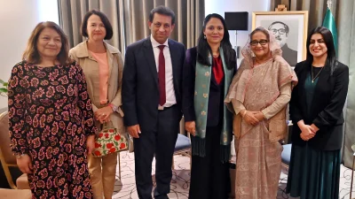 প্রধানমন্ত্রী শেখ হাসিনার সঙ্গে এপিপিজি সদস্যদের সাক্ষাৎ। ছবি: ফোকাস বাংলা