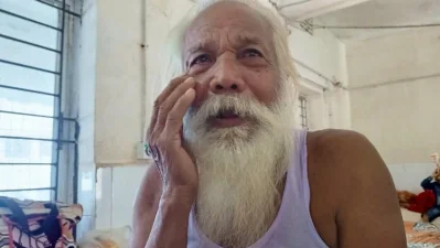 হাসপাতালে চিকিৎসাধীন চারণকবি রাধাপদ রায়