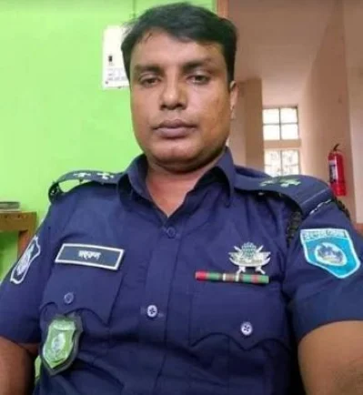 নিহত পুলিশ স্বামী। ছবি: ইত্তেফাক