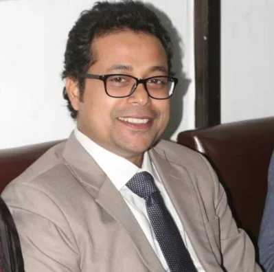 সহকারী অধ্যাপক ও সহকারী প্রক্টর নিউটন হাওলাদার