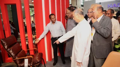 মঙ্গলবার ১৮তম জাতীয় ফার্নিচার মেলার উদ্বোধনী অনুষ্ঠানে বক্তব্য রাখেন বাণিজ্যমন্ত্রী টিপু মুনশি। ছবি: ফোকাস বাংলা