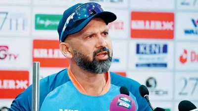 ভারতের বোলিং কোচ পরশ মামব্রে।  