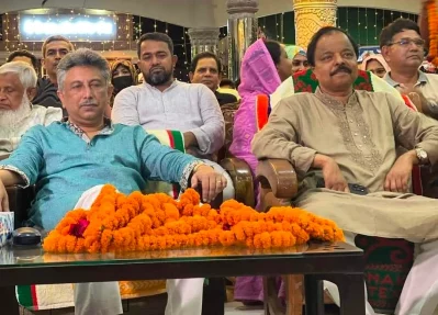 শনিবার রাতে শিবচর সার্বজনীন রাধা গোবিন্দ জিউর মন্দিরে শারদীয় দুর্গোৎসবের মহা সপ্তমীতে উপস্থিত ছিলেন জাতীয় সংসদের চিফ হুইপ নূর-ই-আলম চৌধুরী। ছবি: ইত্তেফাক