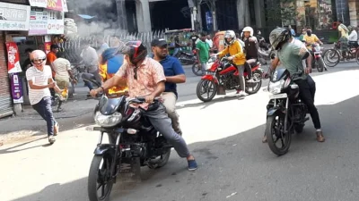 বিএনপির পিকেটারদের মোটরসাইকেল শোডাউন। ছবি: ইত্তেফাক