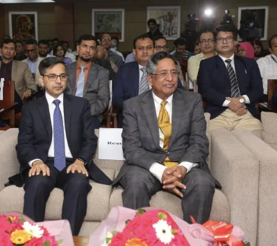 প্রণয় কুমা&zwnj;র ভার্মার ও ড. আব্দুর রাজ্জাক। ছবি: ভারতীয় হাই কমিশনের সৌজন্যে
