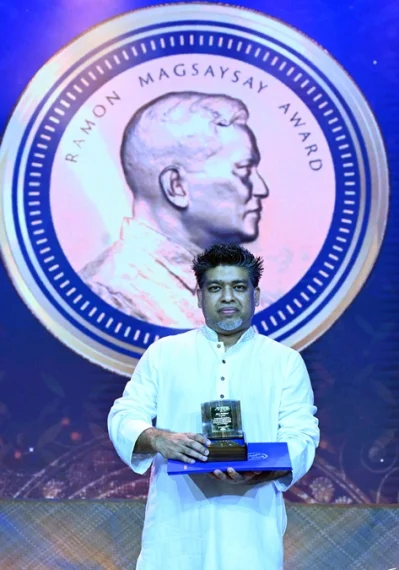 রামোন ম্যাগসেসে পুরস্কারে ভূষিত হয়েছেন জাগো ফাউন্ডেশন-এর প্রতিষ্ঠাতা করভি রাকসান্দ