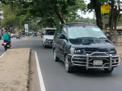 অবরোধ-হরতালের প্রভাব পড়েনি সিলেট নগরীতে। ছবি: ইত্তেফাক