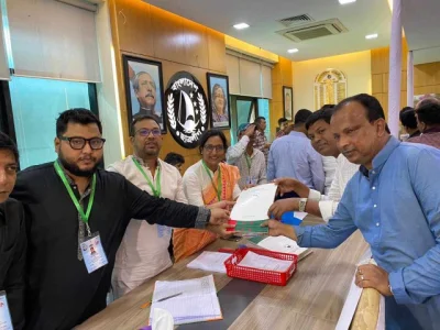 আরশাদ আদনানের পক্ষে মনোনয়নপত্র সংগ্রহ। ছবি: সংগৃহীত