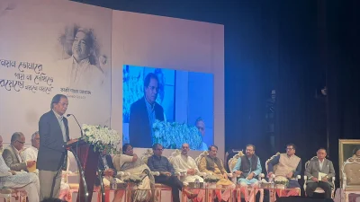 বক্তব্য রাখছেন কথাসাহিত্যিক সৈয়দ মনজুরুল ইসলাম। 