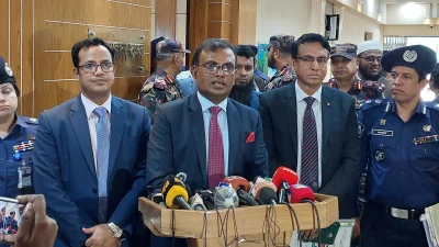 বক্তব্য দিচ্ছেন ইসি মো. আনিছুর রহমান। ছবি: সংগৃহীত