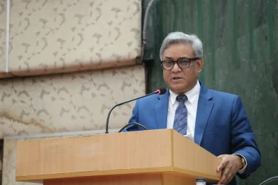 সেমিনারে বক্তব্য রাখছেন ঢাকা বিশ্ববিদ্যালয়ের উপাচার্য অধ্যাপক ড. এ এস এম মাকসুদ কামাল। ছবি: সংগৃহীত