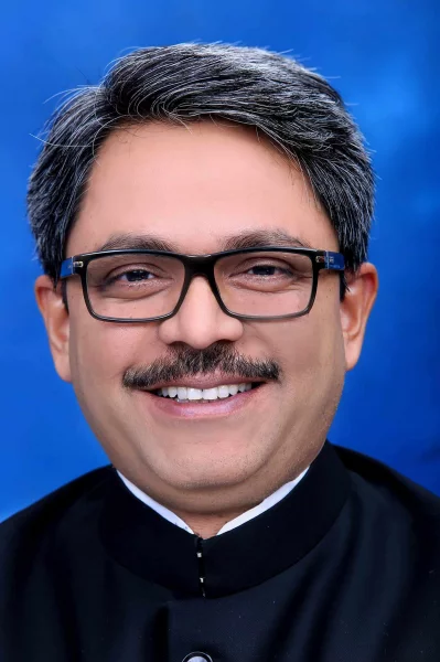 আওয়ামী লীগের দলীয় প্রার্থী শাহরিয়ার আলম। ছবি: ইত্তেফাক