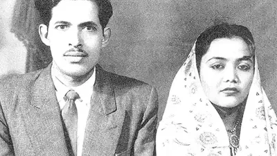 স্ত্রী আশরাফুন্নেসা খাতুনের সঙ্গে আবদুল মালিক